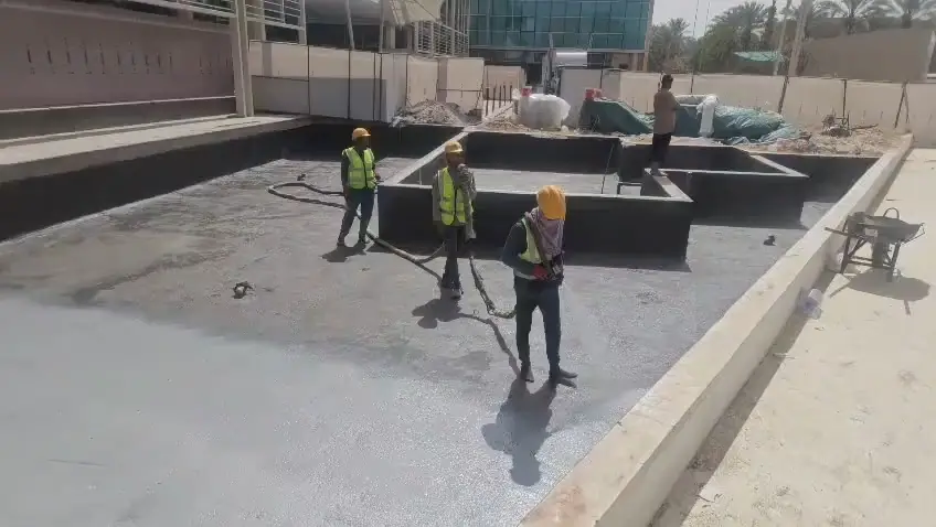 فريق الرش في موقع مشروع البوليوريا