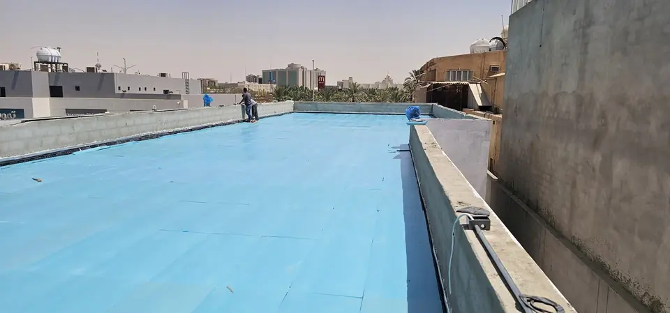 ألواح XPS للعزل الحراري فوق طبقة العزل المائي